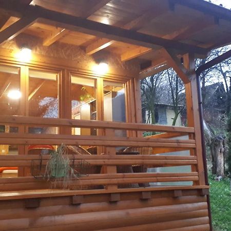 Obiteljski Apartman Borovi ヴィソコ エクステリア 写真