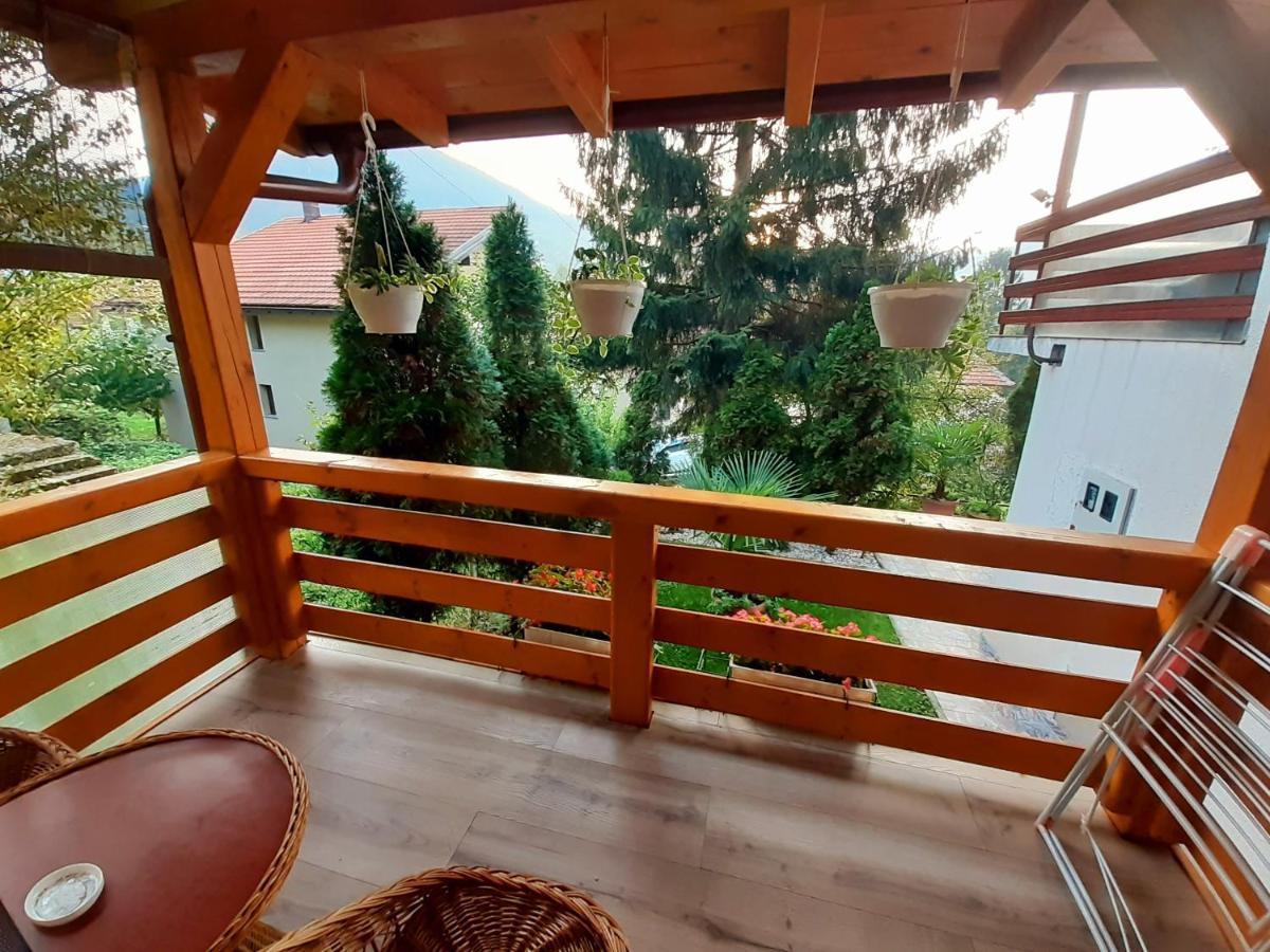 Obiteljski Apartman Borovi ヴィソコ エクステリア 写真