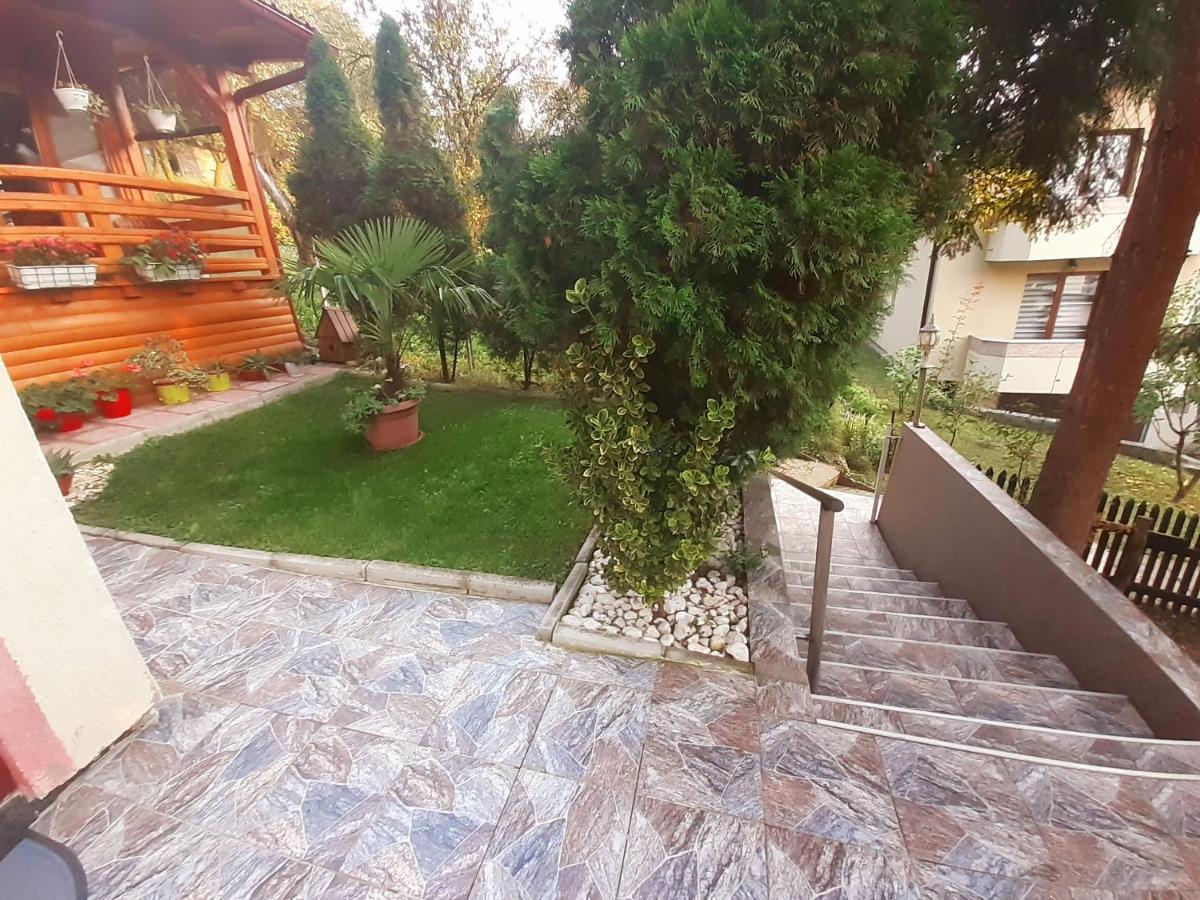 Obiteljski Apartman Borovi ヴィソコ エクステリア 写真