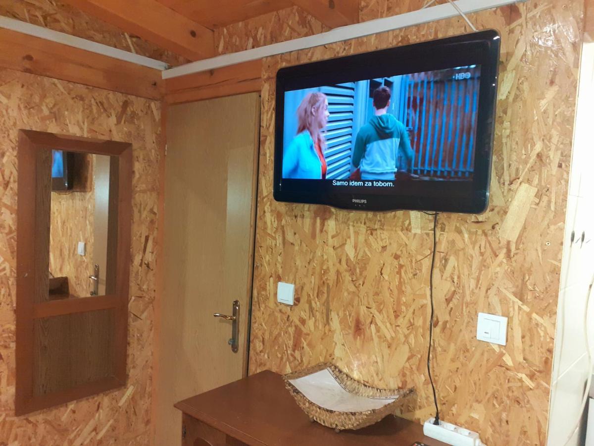 Obiteljski Apartman Borovi ヴィソコ エクステリア 写真