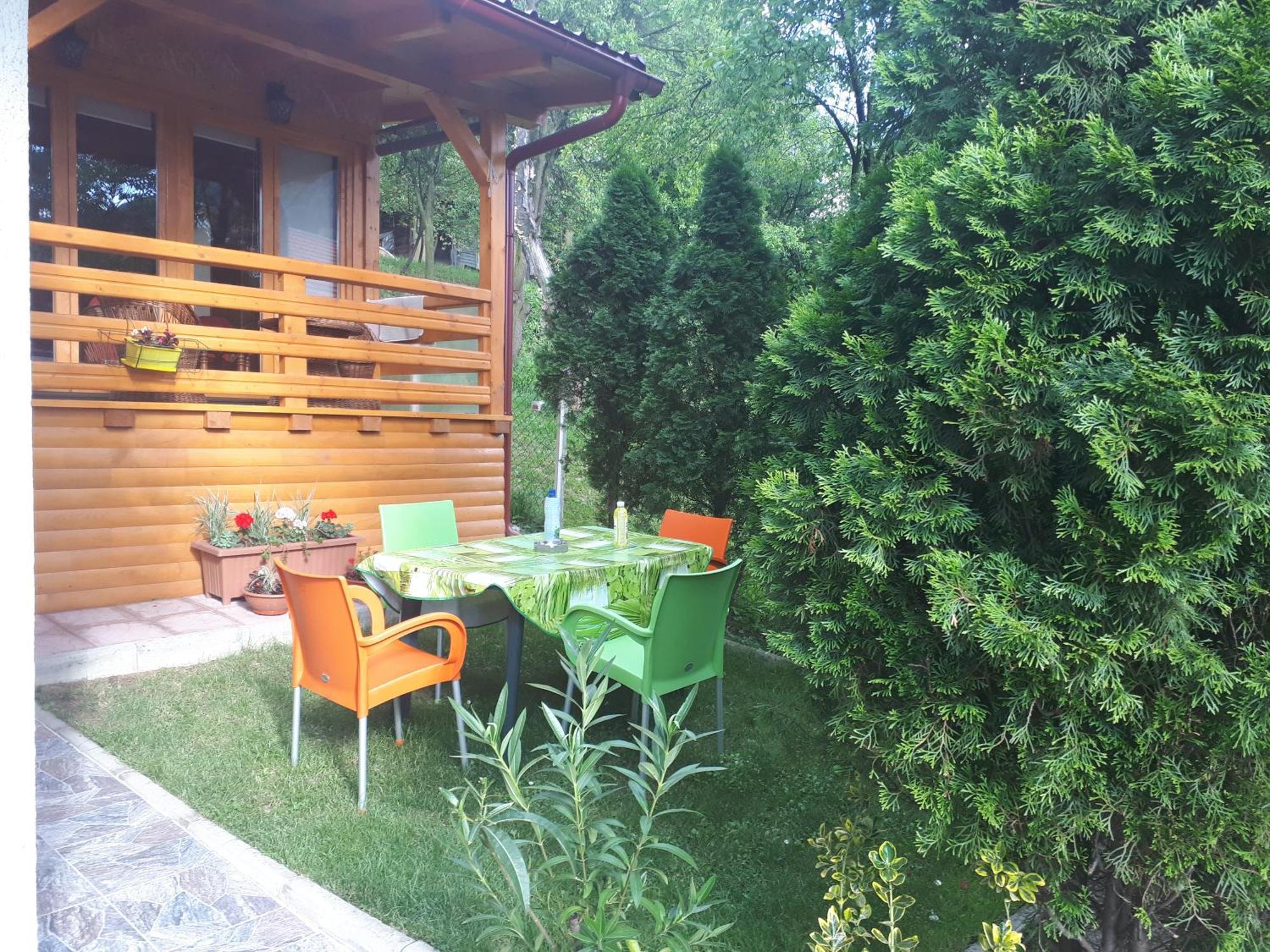 Obiteljski Apartman Borovi ヴィソコ エクステリア 写真