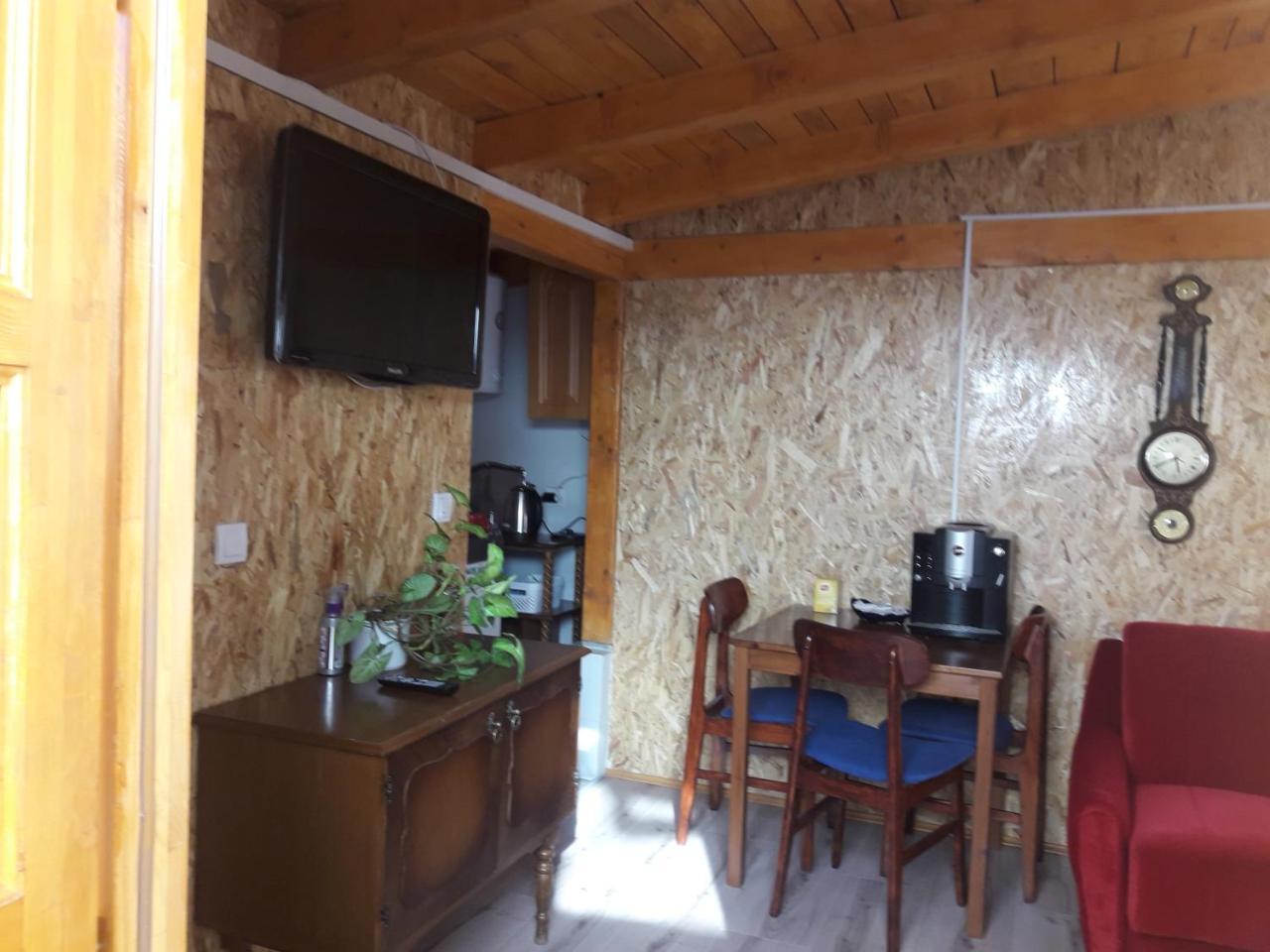 Obiteljski Apartman Borovi ヴィソコ エクステリア 写真
